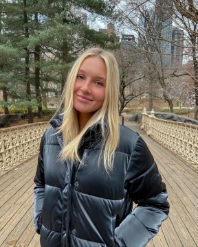 Belle6975 de Madrid,España